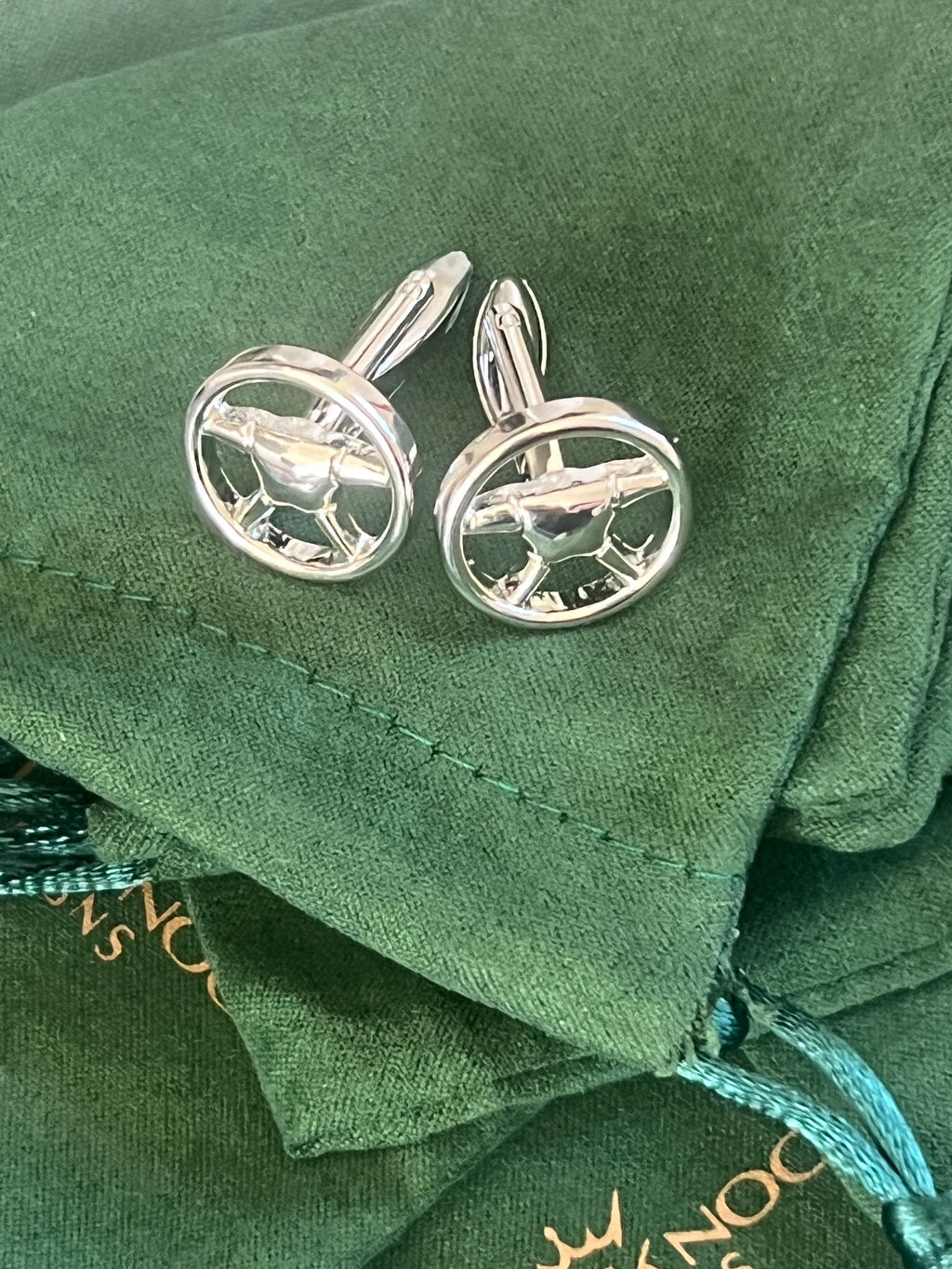 Steering Wheel Cufflinks for Men Classic Automotive-Themed Accessories Perfect Gift for Car Enthusiasts or Drivers Ideal for Weddings Events