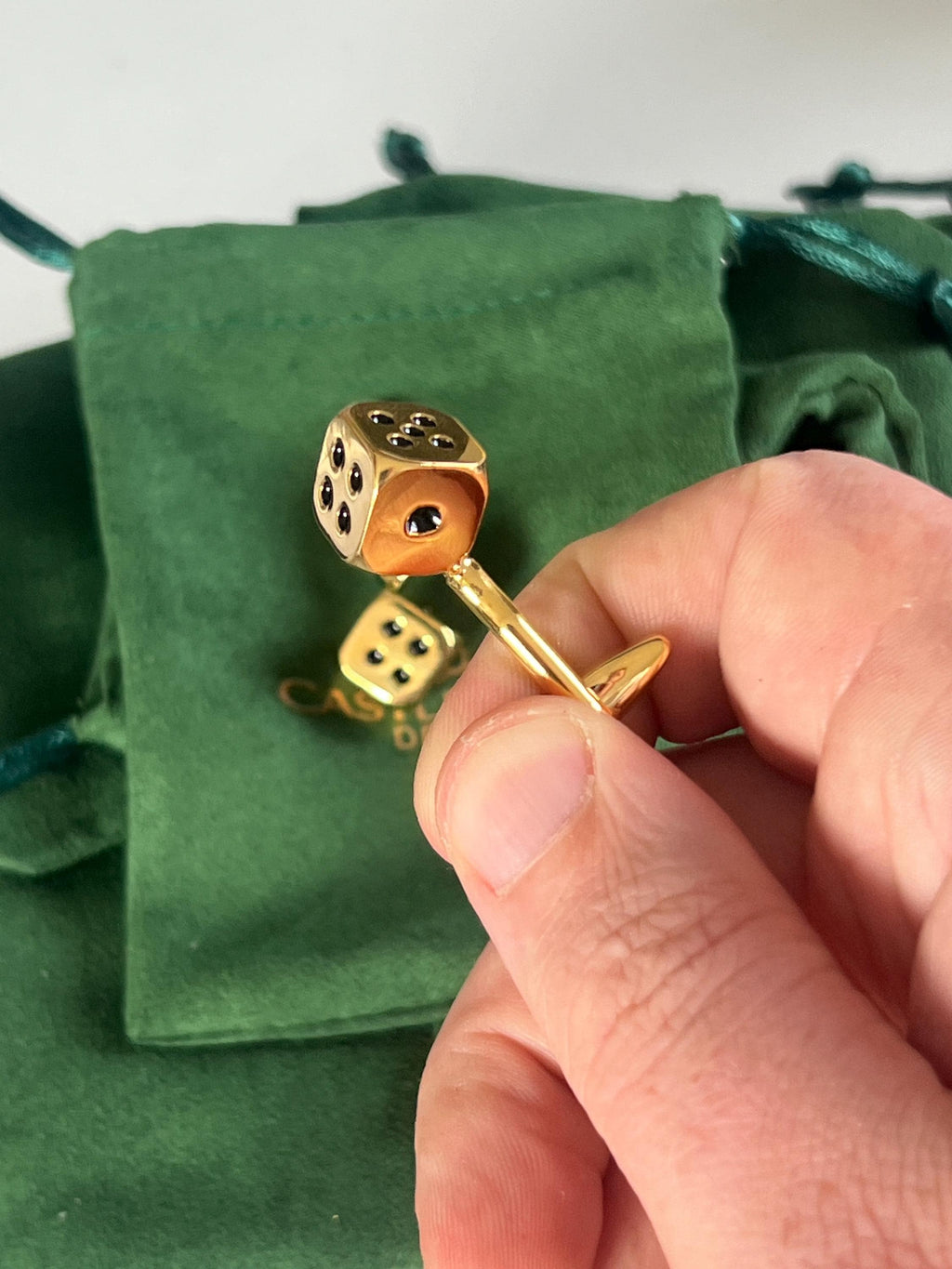 Gold Dice Cufflinks for Men Stylish Casino-Themed Accessories Perfect Gift for Gamblers or Game Enthusiasts Ideal for Weddings Events