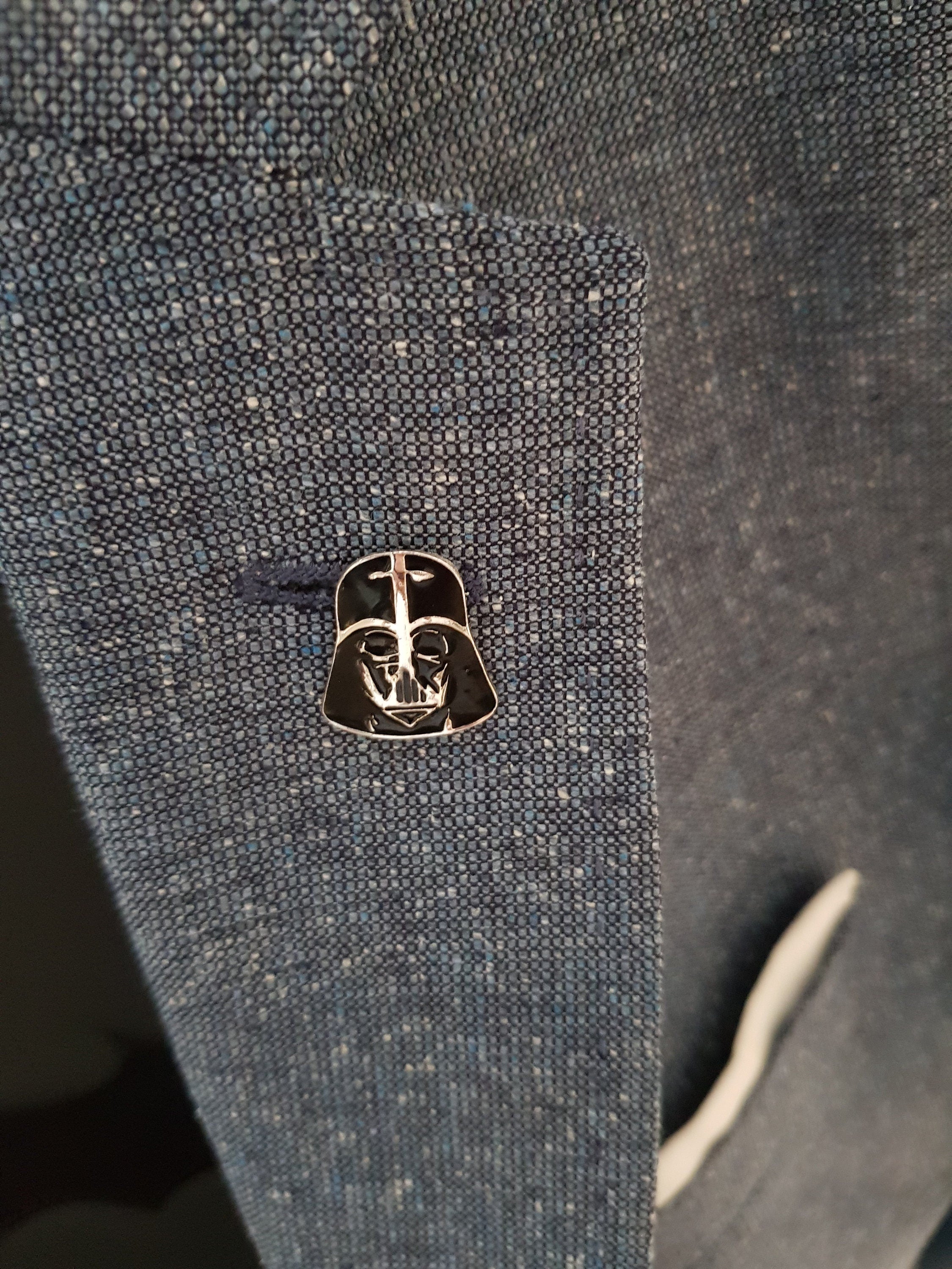 Darth Vader Star Wars Suit Pin Sci-Fi Accessory Star Wars Fan Jewelry Vader-Inspired Lapel Pin Unique Men's Suit Decoration Gift for Fans