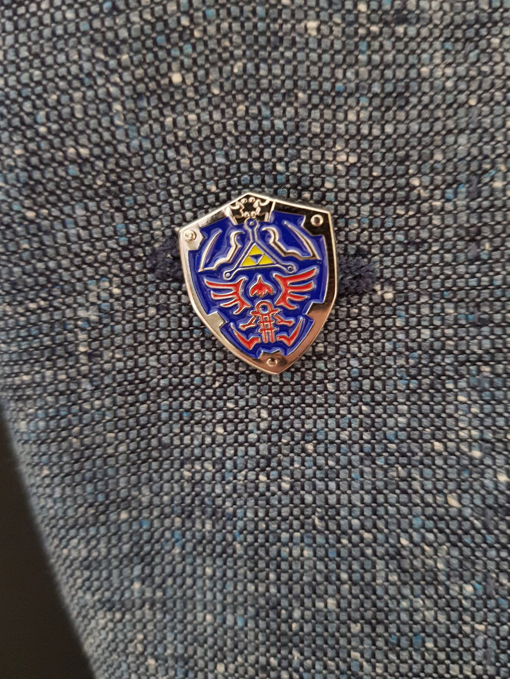 Zelda Hylian Shield Suit Pin Lapel Pin Gaming Accessory Zelda-Inspired Jewelry Unique Gift for Gamers Stylish Hylian Shield Design