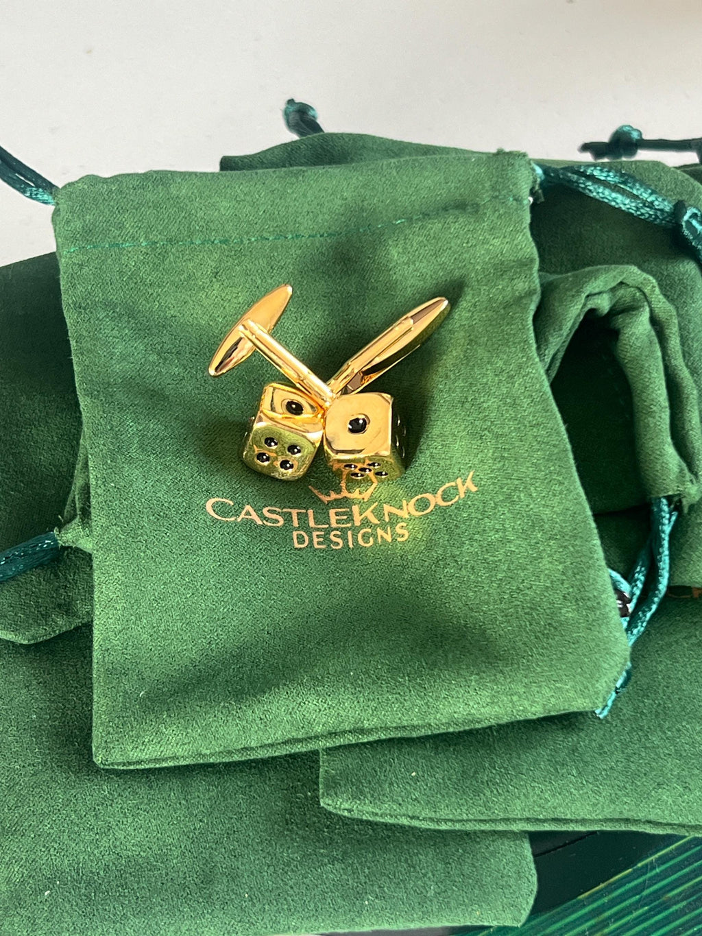 Gold Dice Cufflinks for Men Stylish Casino-Themed Accessories Perfect Gift for Gamblers or Game Enthusiasts Ideal for Weddings Events