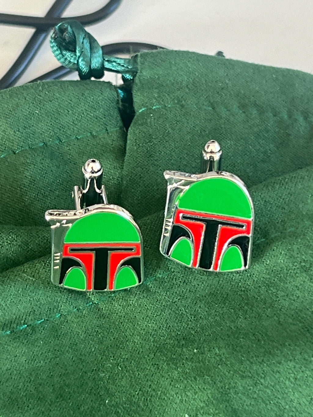 Boba Fett Star Wars Cufflinks Unique Gift for Fans Mandalorian Accessories Men's Jewelry Perfect for Star Wars Lovers Sci-Fi Themed Cufflink