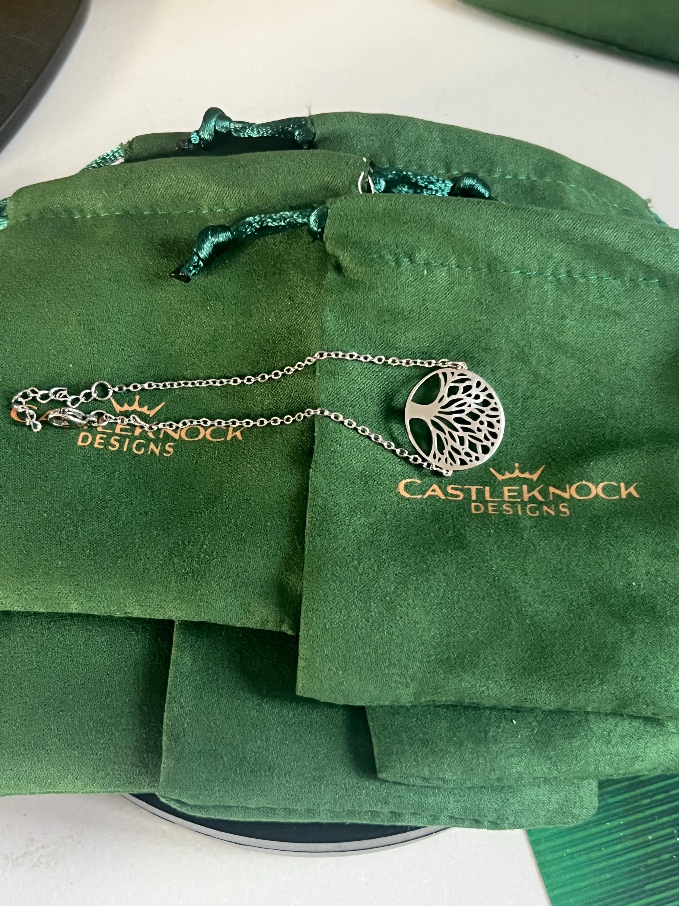 Tree of Life Rose Gold or Silver Plated Necklace Elegant Pendant Jewelry Unique Gift for Nature Lovers Stylish and Meaningful Accessory