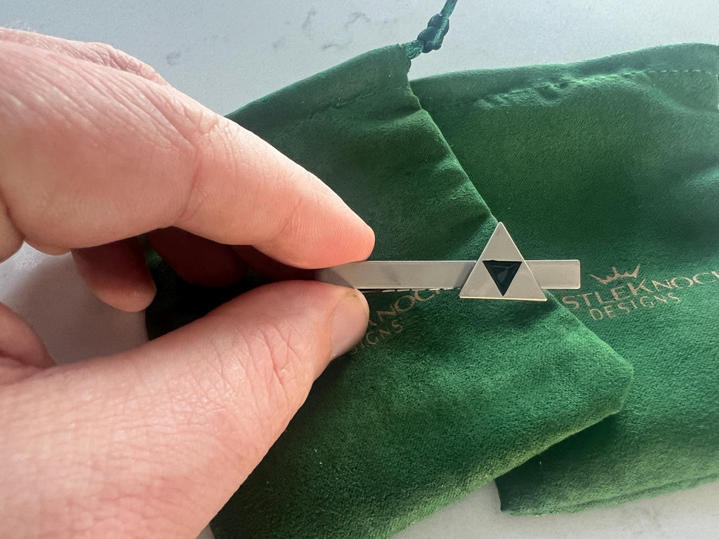 Legend of Zelda Triforce Tie Clip Silver Plated Gaming Accessory Zelda-Inspired Jewelry Unique Gift for Gamers Elegant Tie Bar