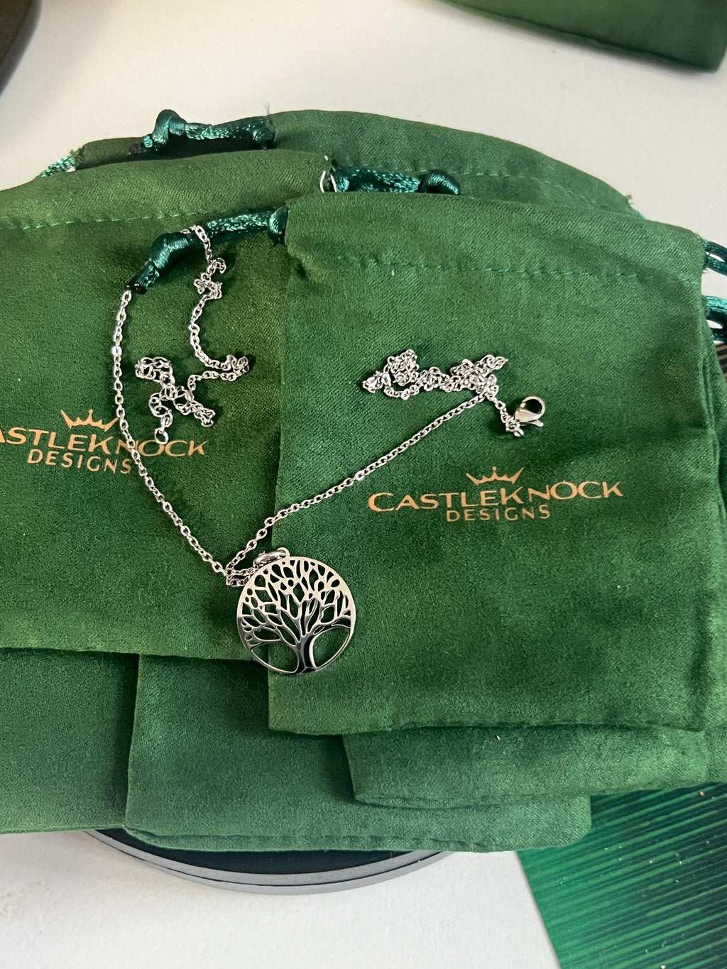 Tree of Life Rose Gold or Silver Plated Necklace Elegant Pendant Jewelry Unique Gift for Nature Lovers Stylish and Meaningful Accessory