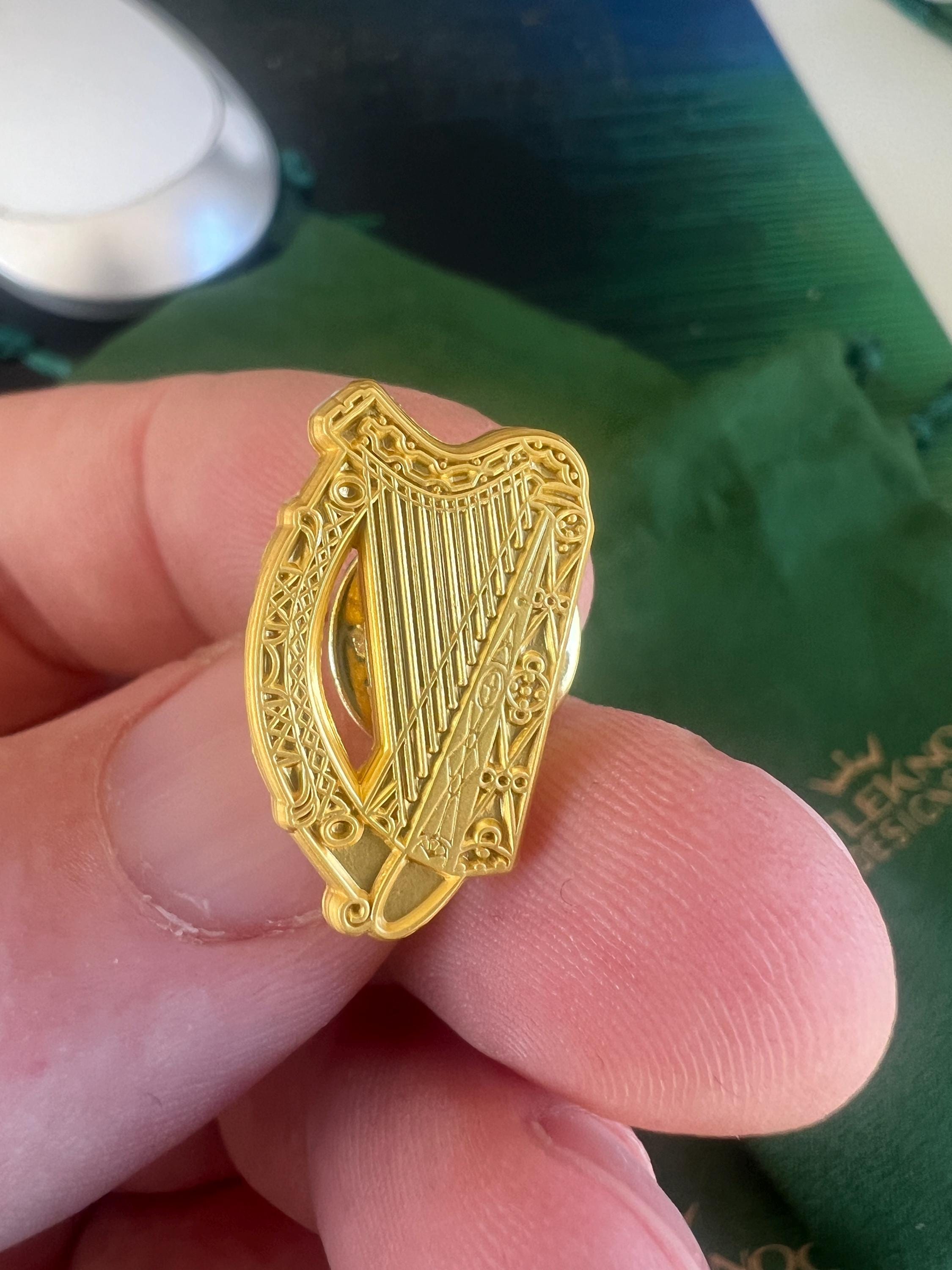 Irish Harp Suit Pin Gold Handcrafted Celtic Accessory Unique Gift for Him Elegant Brooch Perfect for Special Occasions Formal Irish Pride