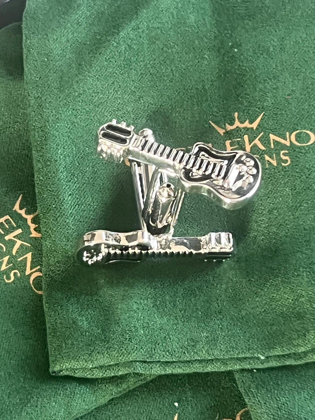 Electric Silver Guitar Cufflinks for Men Unique Music-Themed Accessories Perfect Gift for Guitarists Musicians or Rock Enthusiasts Ideal