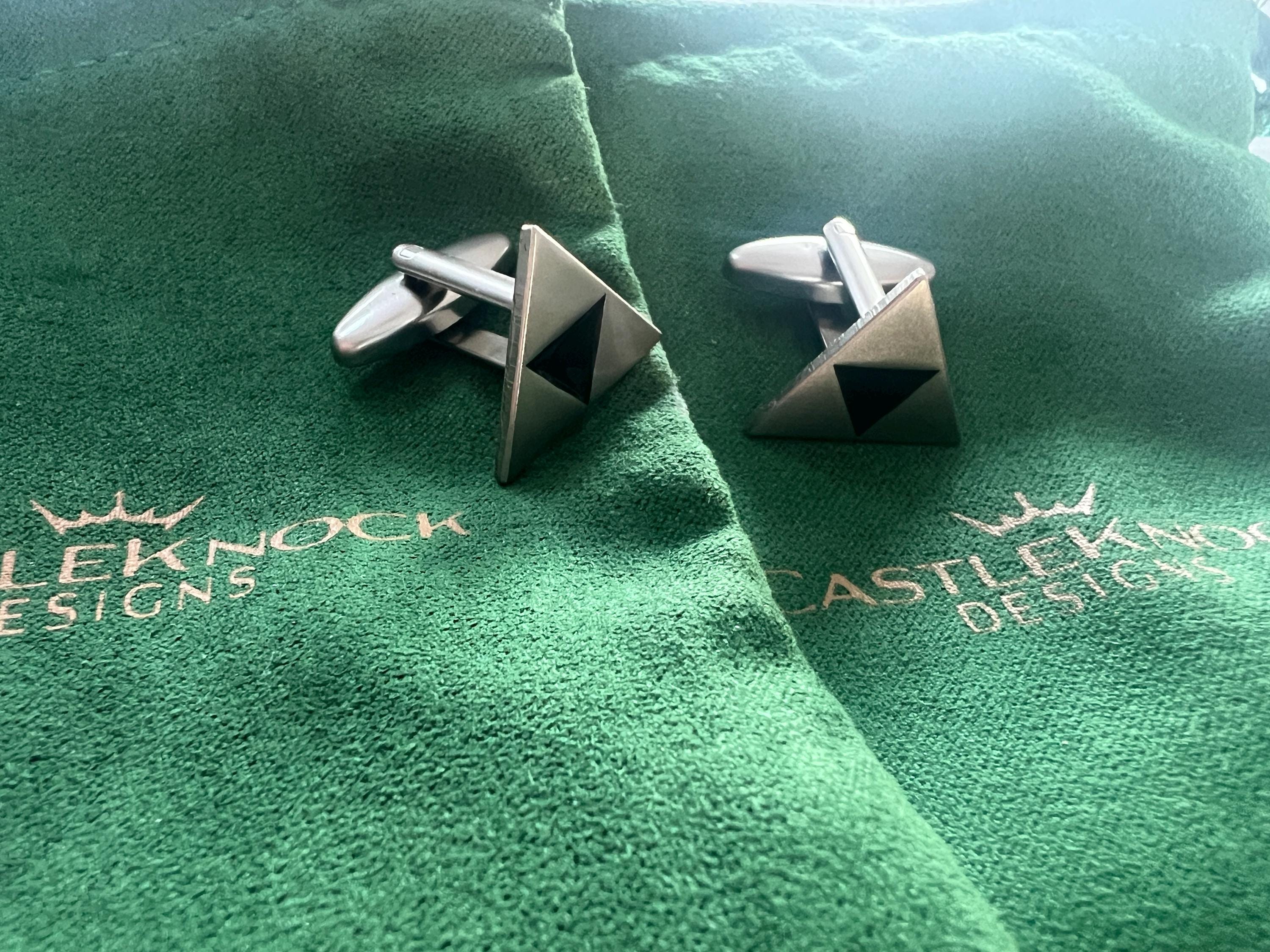 Legend of Zelda Triforce Cufflinks Pin Tie Clip Set Silver Zelda Accessories Gamer Gift for Him Geek Jewelry Set Cosplay Jewelry