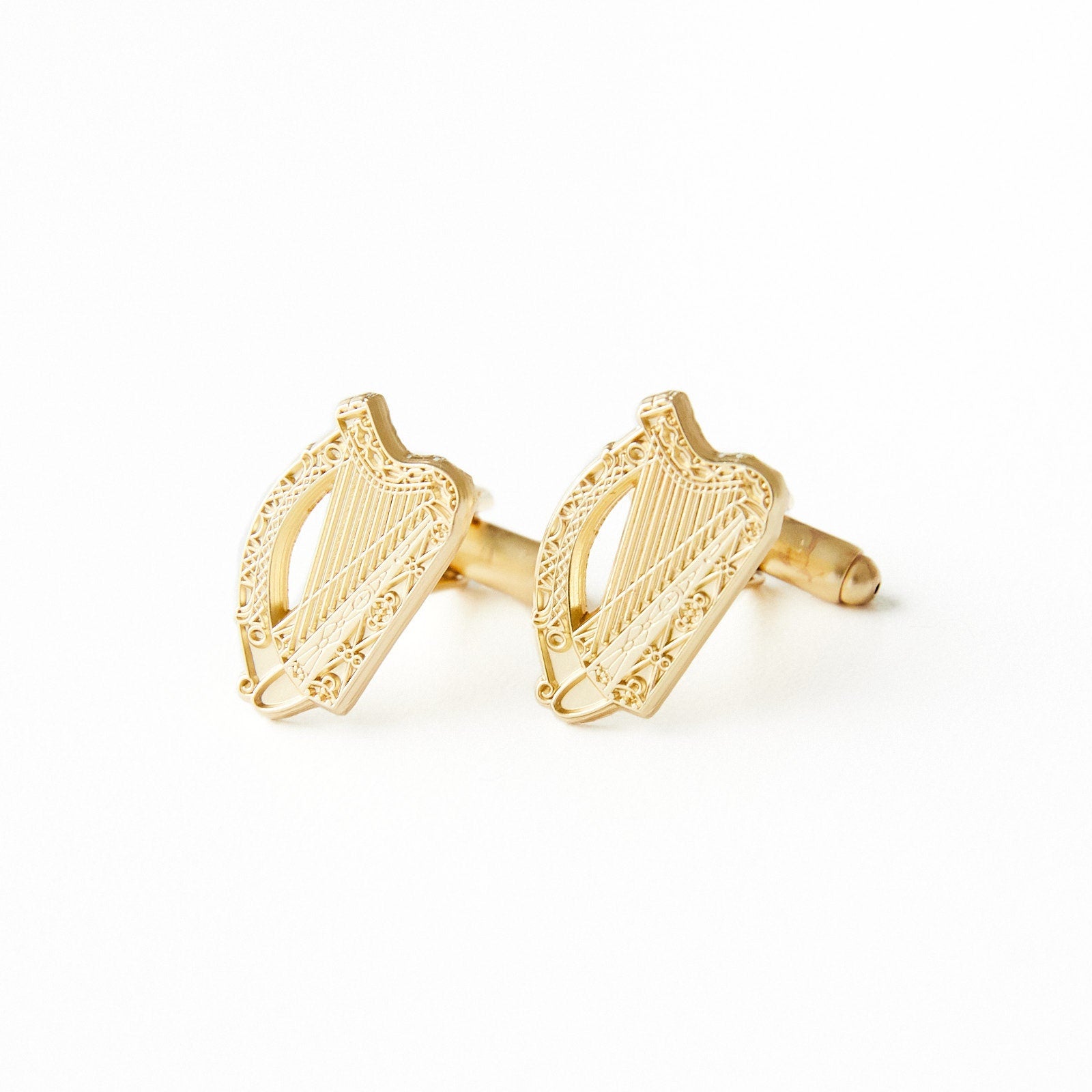 Elegant Irish Harp Cufflinks Exquisite Celtic Design Perfect for Weddings Irish Heritage Gifts and Formal Events Timeless Sophistication