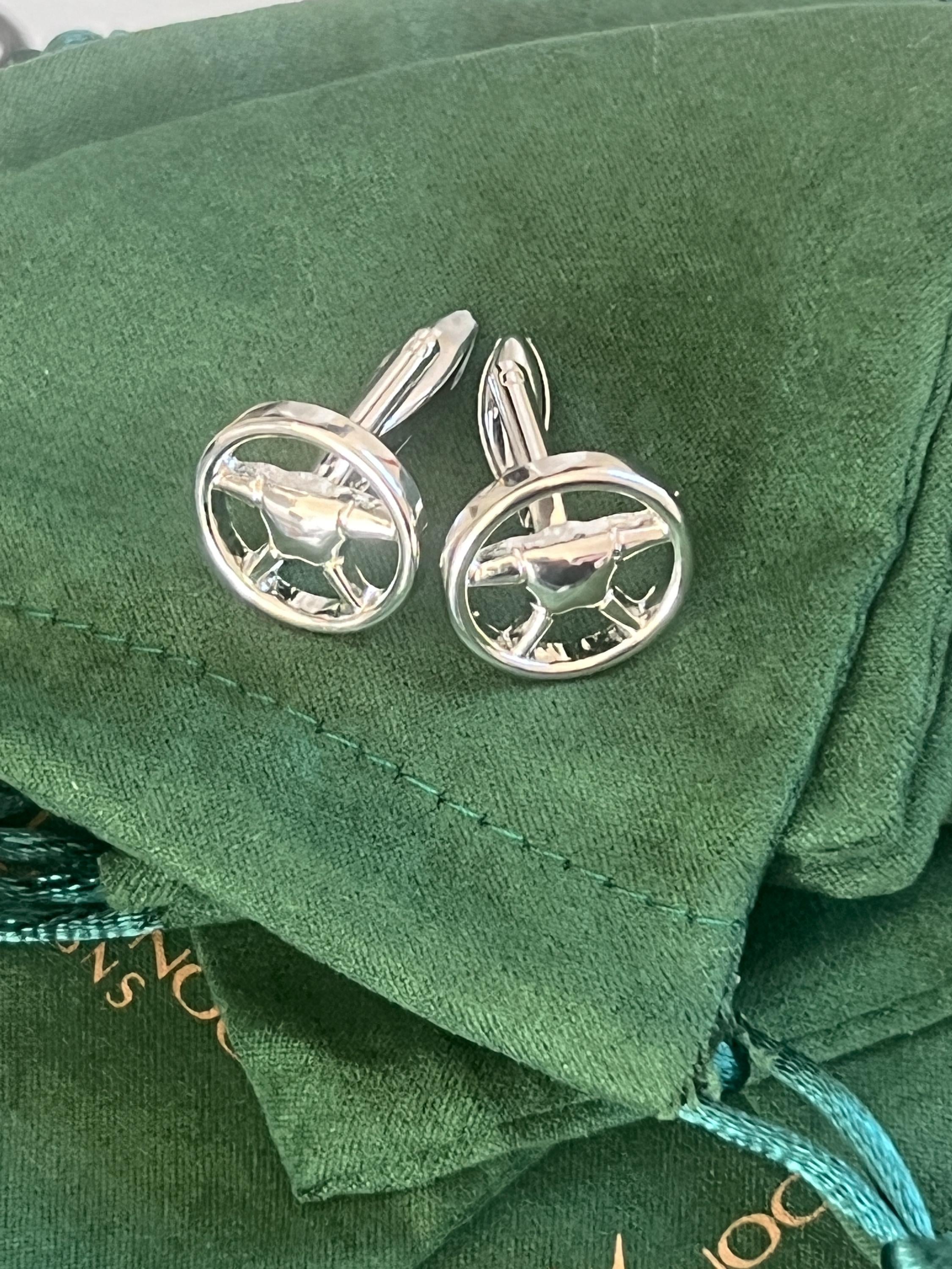 Steering Wheel Cufflinks for Men Classic Automotive-Themed Accessories Perfect Gift for Car Enthusiasts or Drivers Ideal for Weddings Events