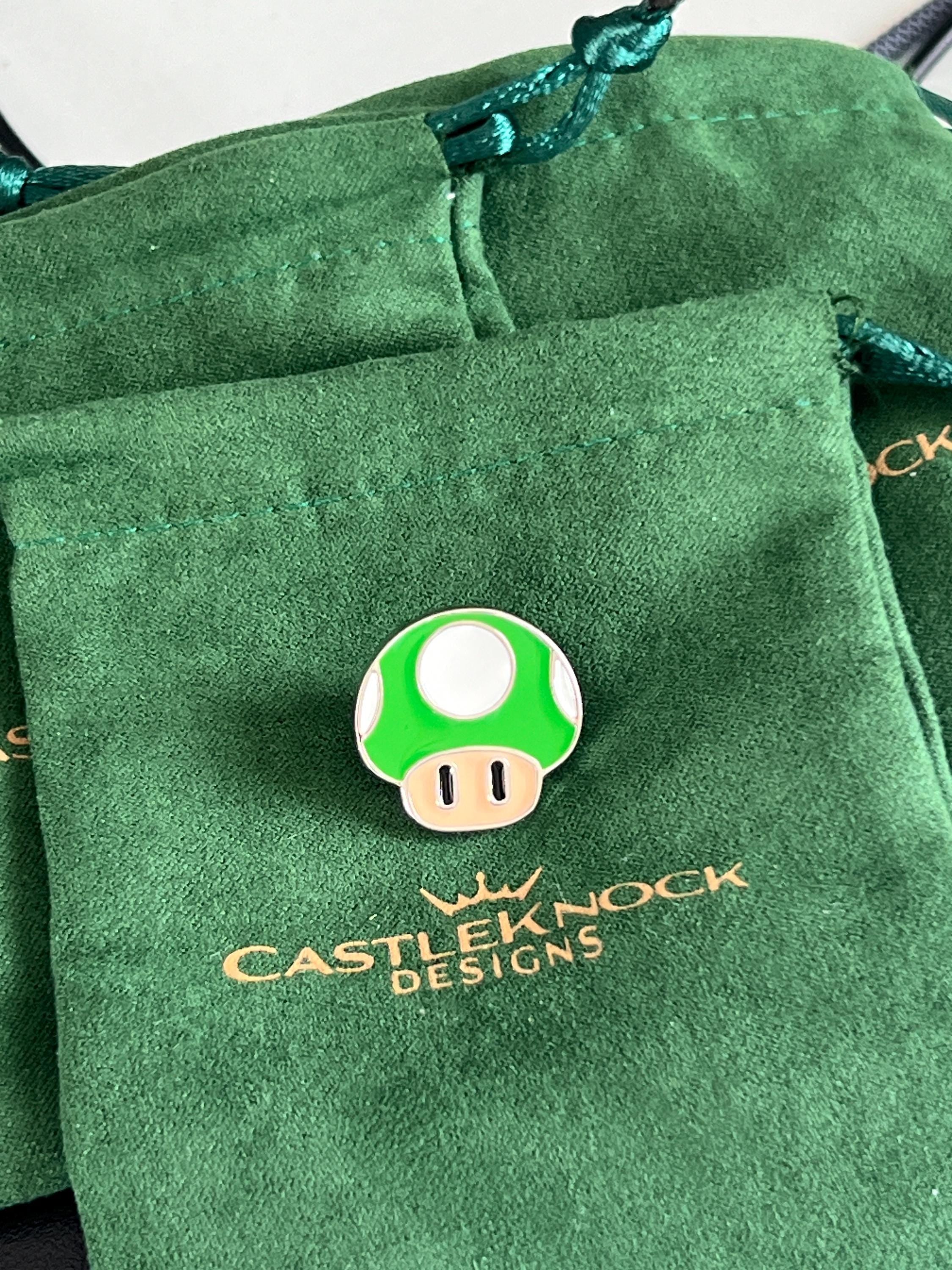 Mushroom Mario 1UP Suit Pin Lapel Retro Gaming Accessory Video Game Fan Jewelry Super Mario-Inspired Design Unique Suit Decoration