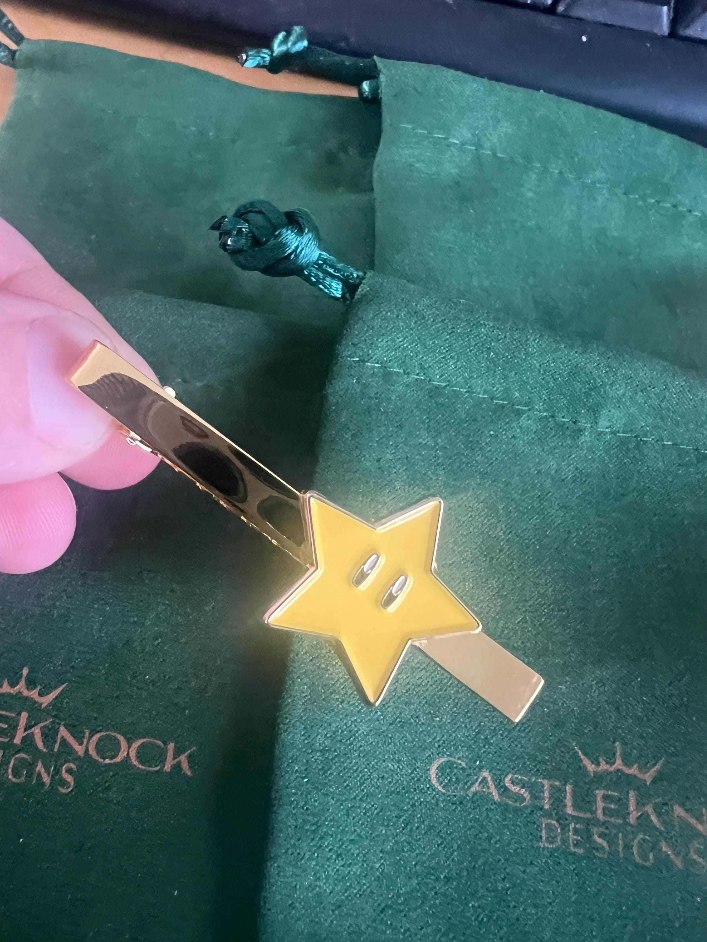 Super Star Tie Clip Retro Gaming Accessories Handcrafted Unique Gift for Gamers Geeky Wedding Jewelry Perfect for Mario Fans and Collectors