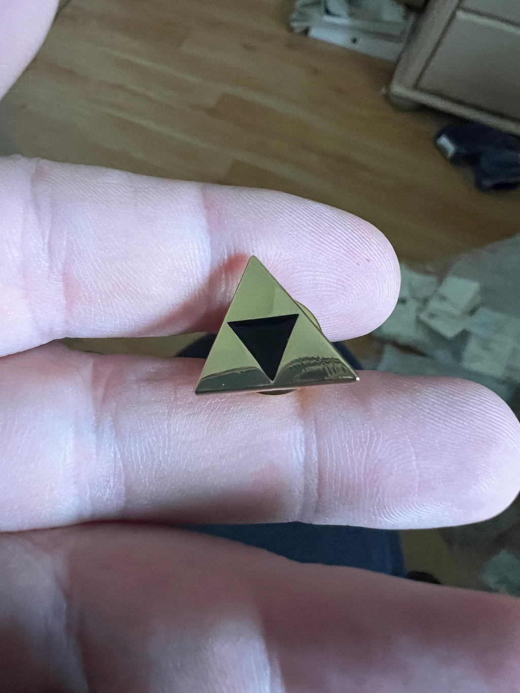 Legend of Zelda Triforce Suit Pin Lapel Elegant Unique Accessory for Fans Ideal Gift for Gamers and Collectors Perfect for Special Occasions