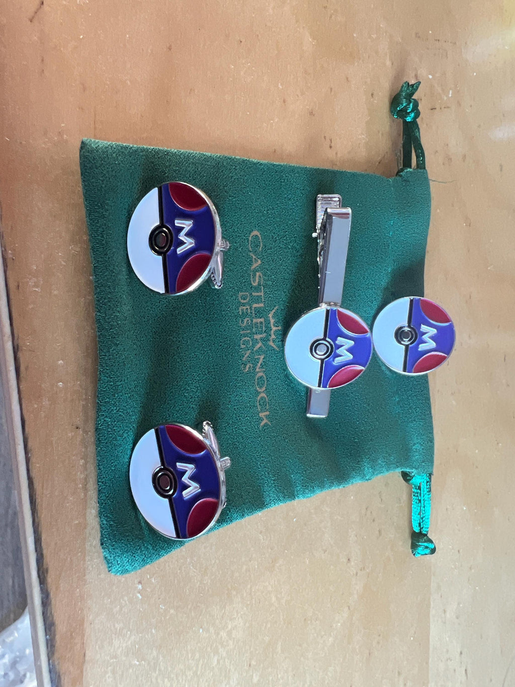 Pokemon Master Ball Cufflinks Suit Pin Tieclip Set Pokemon Fans Ideal Gift for Special Occasions Collectors and Enthusiasts Perfect Event