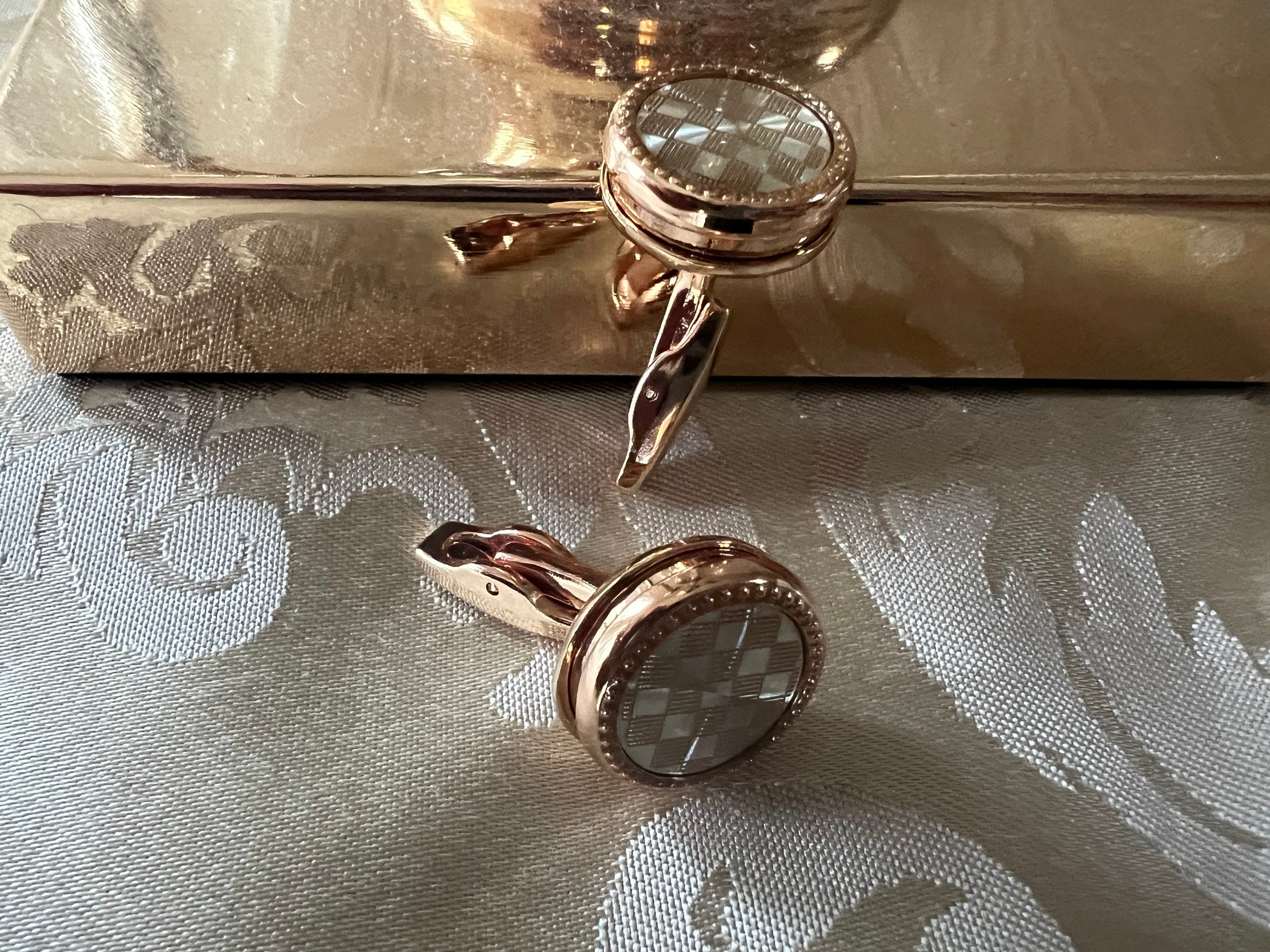 Chess Board Wedding Cufflinks Elegant Chess-Themed Jewelry Unique Gift for Grooms Chess Lovers Stylish Men's Accessory for Special Occasions