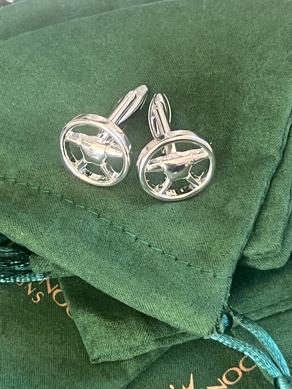 Steering Wheel Cufflinks for Men Classic Automotive-Themed Accessories Perfect Gift for Car Enthusiasts or Drivers Ideal for Weddings Events