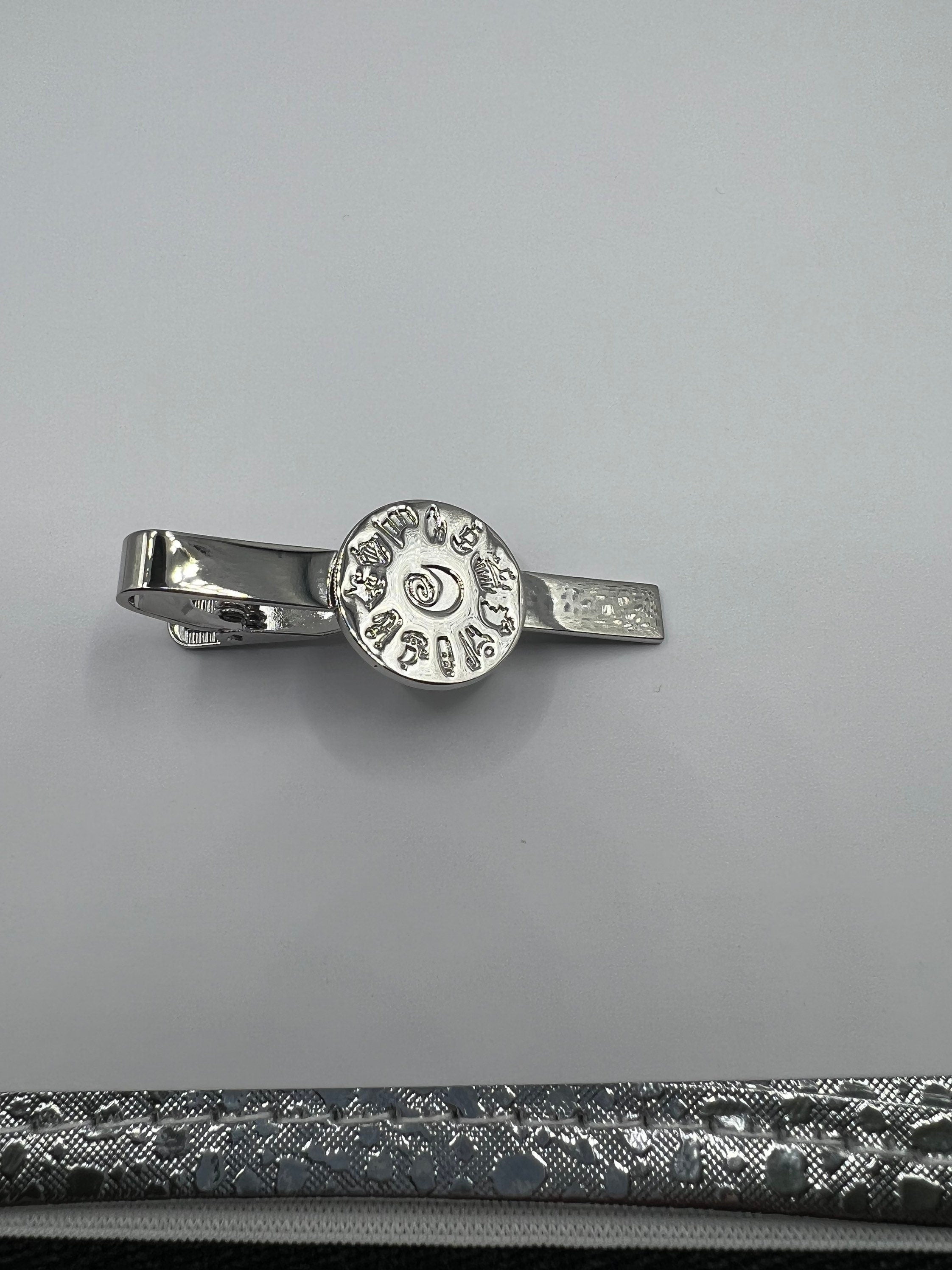 Irish History of Ireland Silver Tie Clip Historical Accessory Unique Gift for History Enthusiasts Elegant Men's Jewelry Stylish Tie Bar