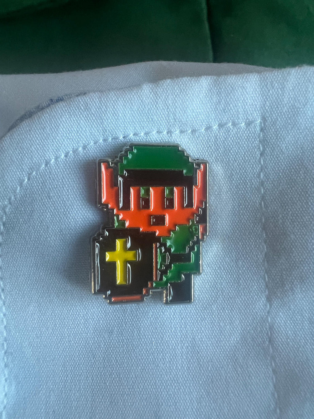 Legend of Zelda 8-Bit Cufflinks Retro Gaming Accessory Video Game Fan Jewelry Zelda-Inspired Design Unique Men's Cufflinks Gift for Gamers