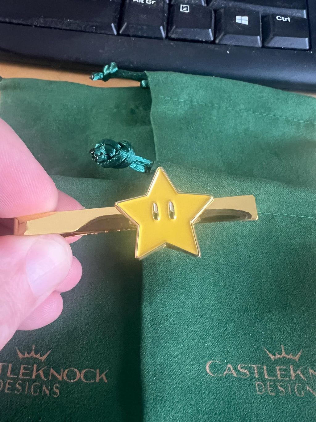 Super Star Tie Clip Retro Gaming Accessories Handcrafted Unique Gift for Gamers Geeky Wedding Jewelry Perfect for Mario Fans and Collectors