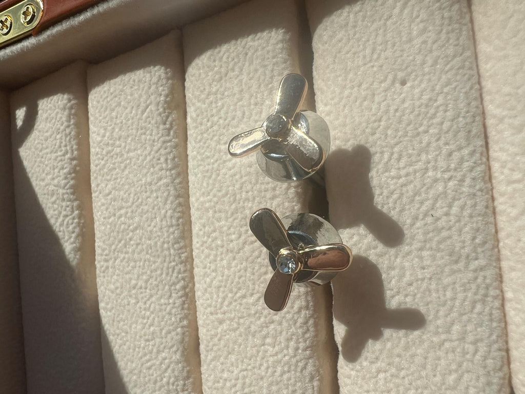 Plane Propeller Cufflinks Aviation-Themed Accessories Unique Pilot Gift Handmade Airplane Jewelry Stylish Cufflinks for Aviation Enthusiasts