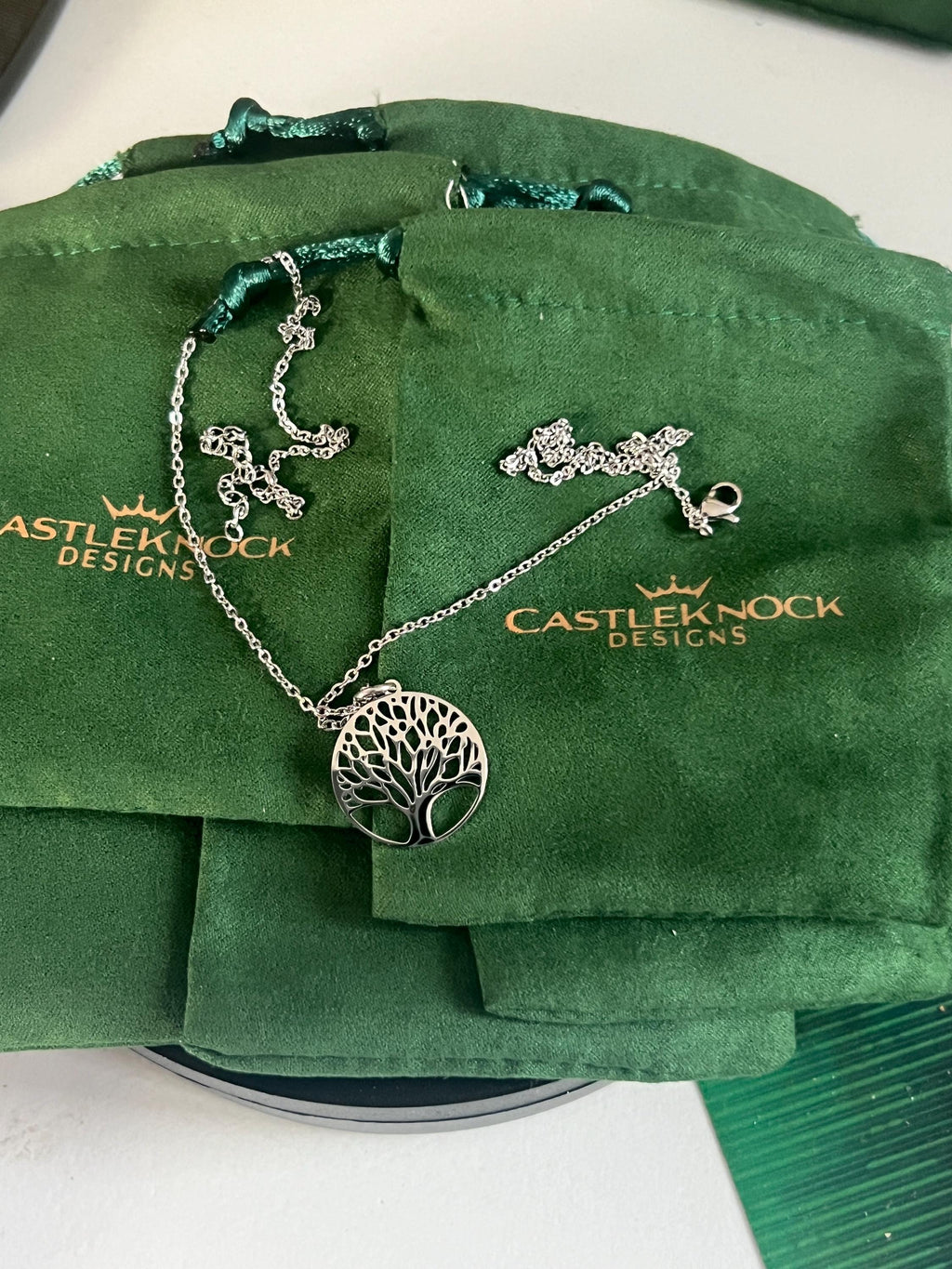 Tree of Life Rose Gold or Silver Plated Necklace Elegant Pendant Jewelry Unique Gift for Nature Lovers Stylish and Meaningful Accessory