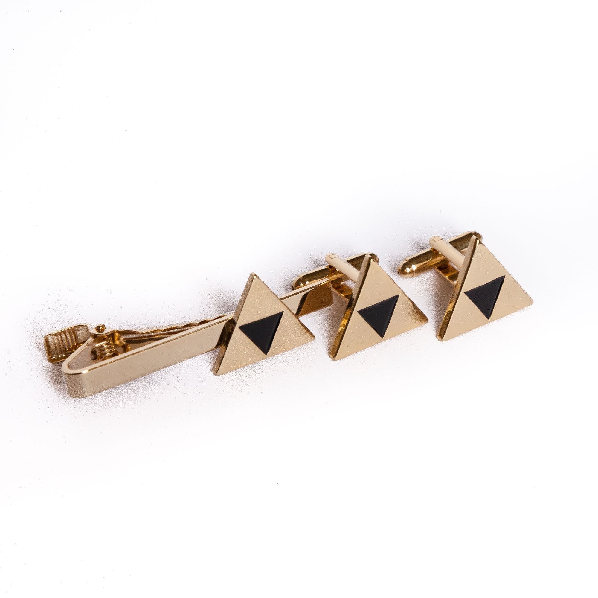Legend of Zelda Cufflinks Tie Clip Gaming Accessory Zelda-Inspired Jewelry Unique Gift for Gamers Stylish Tie Bar and Cufflink Set