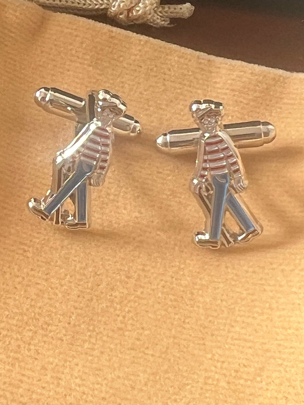 Where's Wally Cufflinks Fun Men's Accessory Wally-Themed Jewelry Unique Gift for Fans Playful Suit Cufflinks Whimsical Style Statement