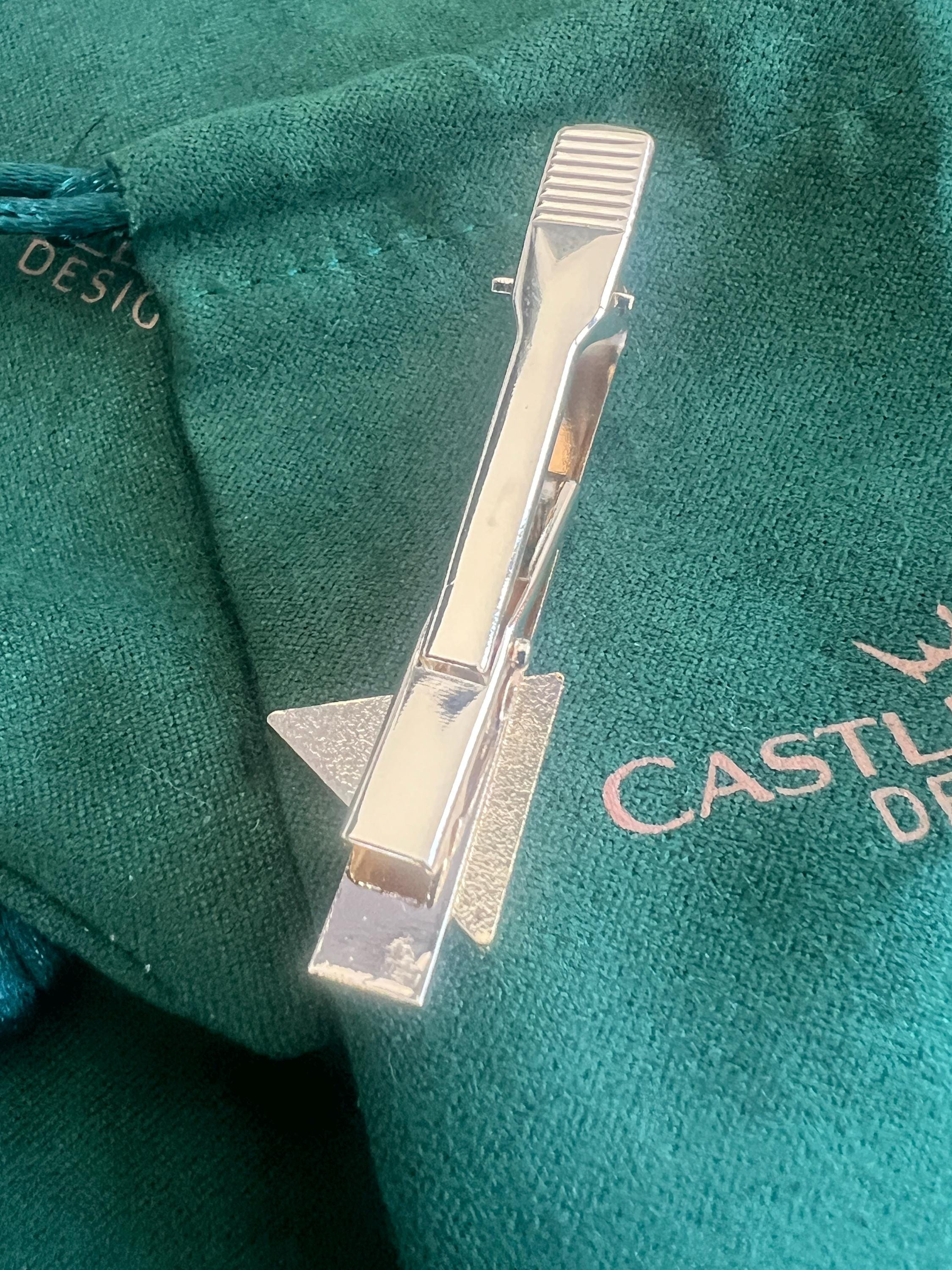 Legend of Zelda Triforce Tie Clip 18k Gold Plated Gaming Accessory Zelda-Inspired Jewelry Unique Gift for Gamers Elegant Tie Bar