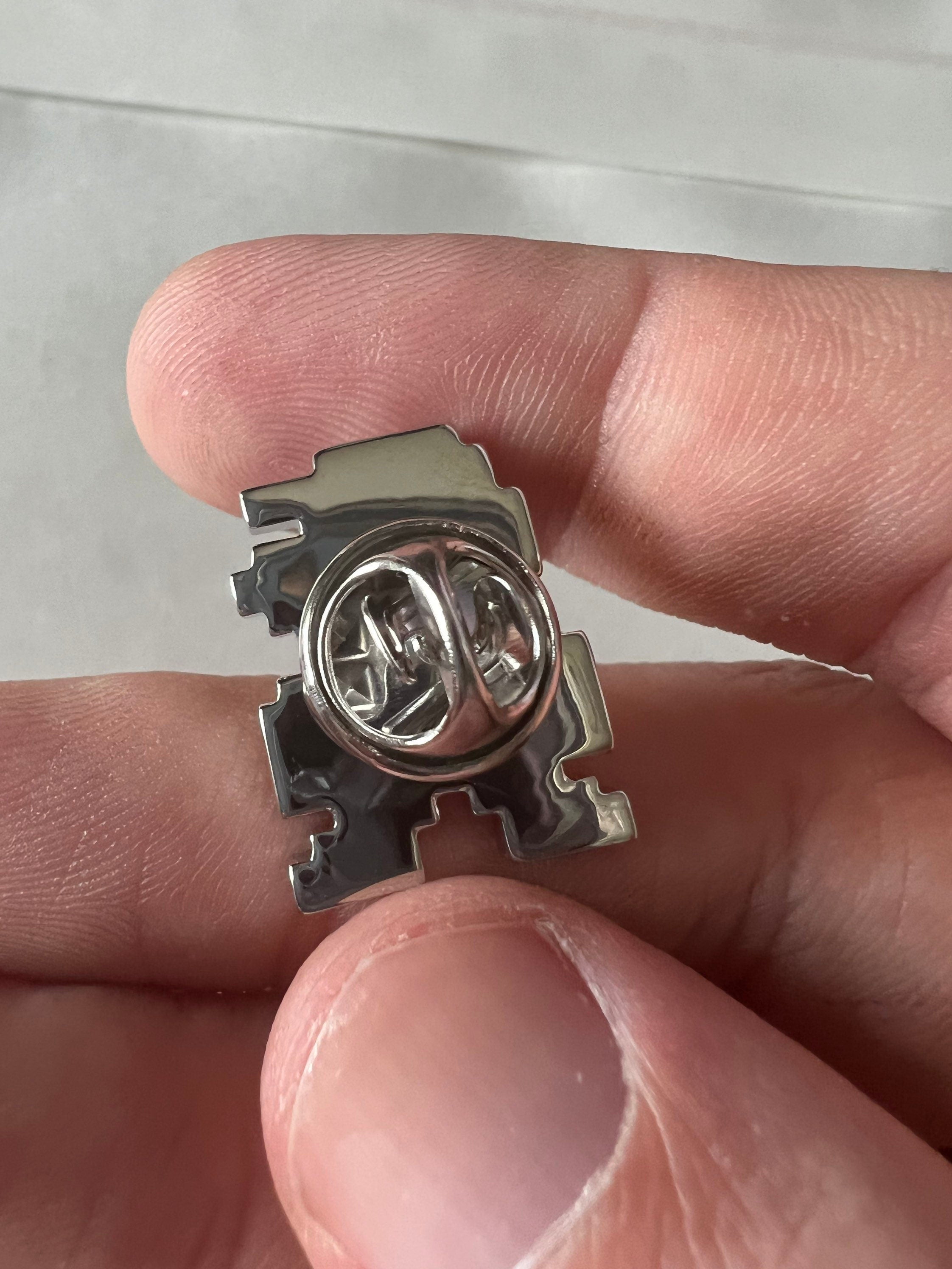 Mario 8 Bit Design Suit Pin Lapel Retro Gaming Accessory Video Game Fan Jewelry Mario Inspired Gift Unique Gamer Suit Decoration for Fans