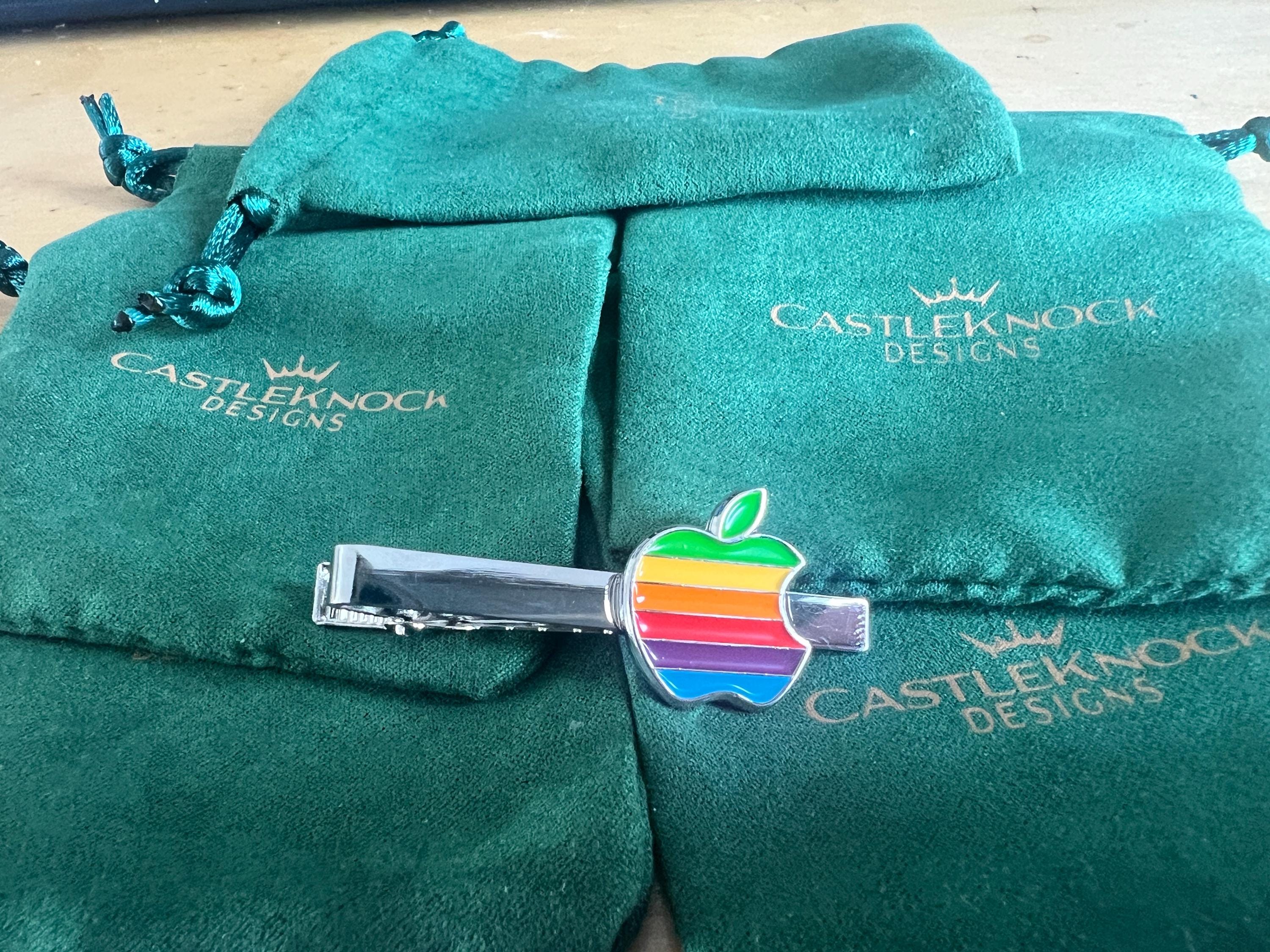 Vintage Apple Macintosh Cuffs Tieclip Pin Set Tech Classic Computer-Themed Jewelry Unique Gift for Apple Fans Geeky Men's Cufflinks