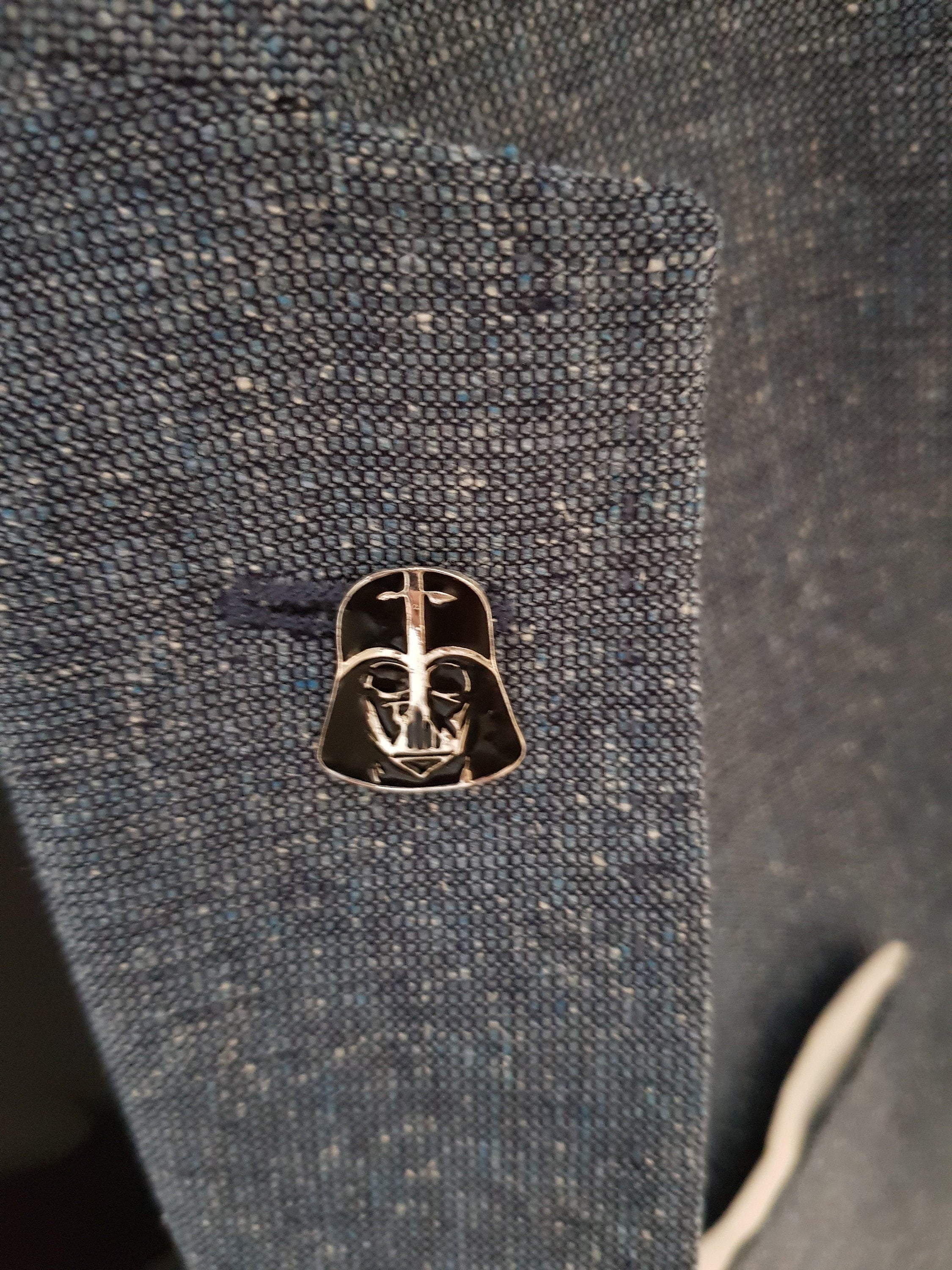 Darth Vader Star Wars Suit Pin Sci-Fi Accessory Star Wars Fan Jewelry Vader-Inspired Lapel Pin Unique Men's Suit Decoration Gift for Fans