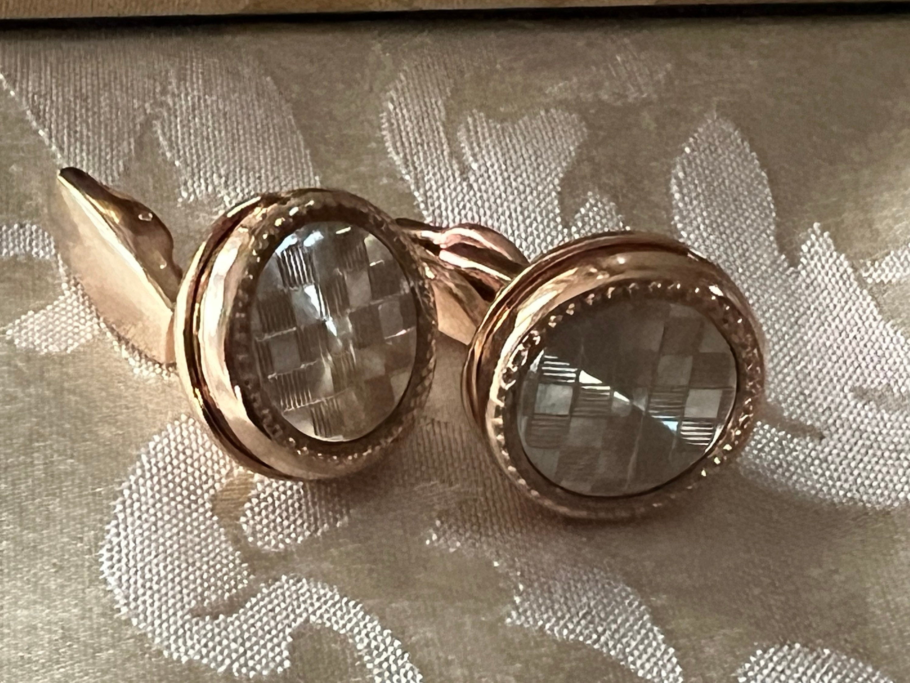 Chess Board Wedding Cufflinks Elegant Chess-Themed Jewelry Unique Gift for Grooms Chess Lovers Stylish Men's Accessory for Special Occasions