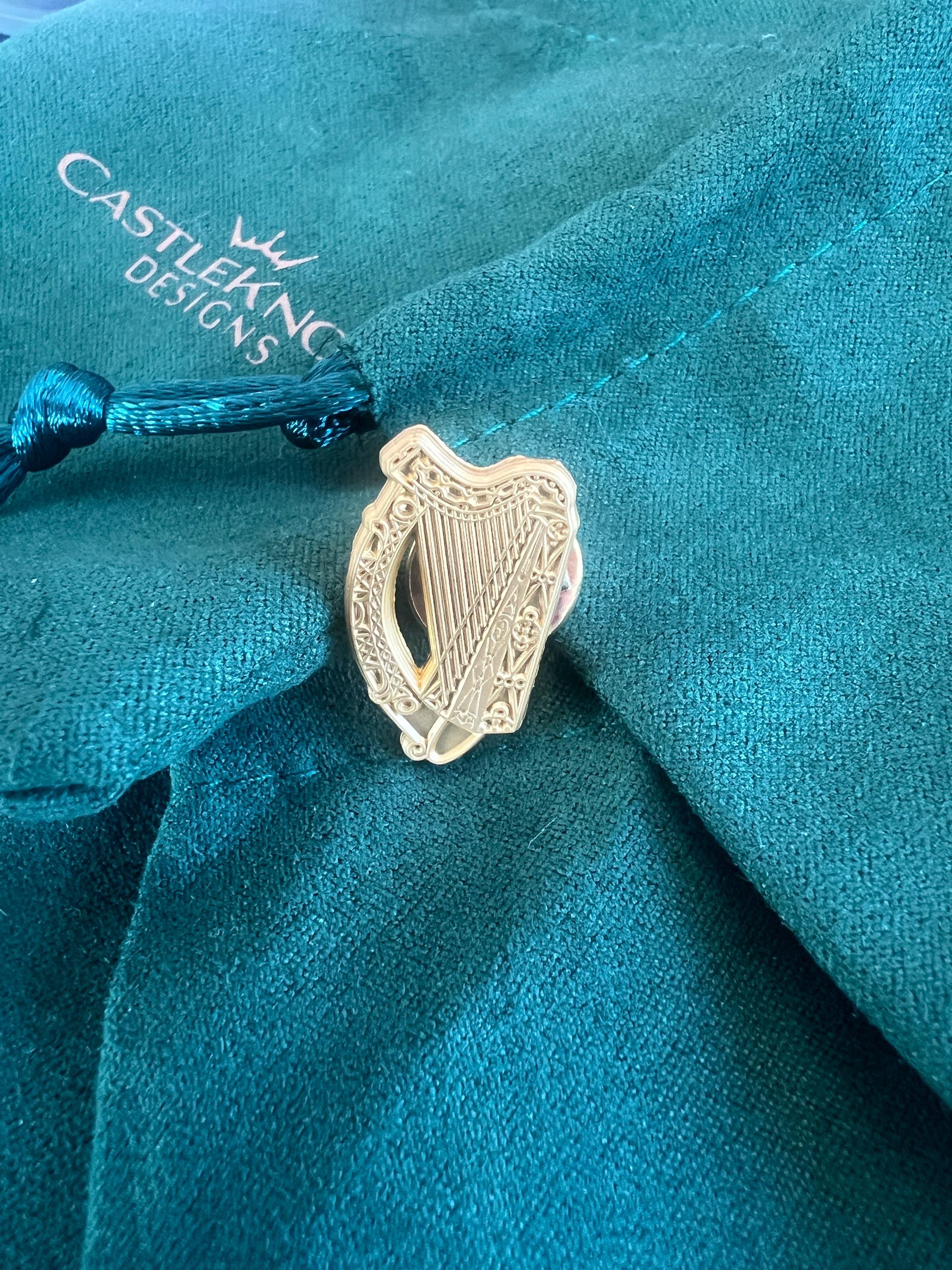 Irish Harp Suit Pin Gold Handcrafted Celtic Accessory Unique Gift for Him Elegant Brooch Perfect for Special Occasions Formal Irish Pride