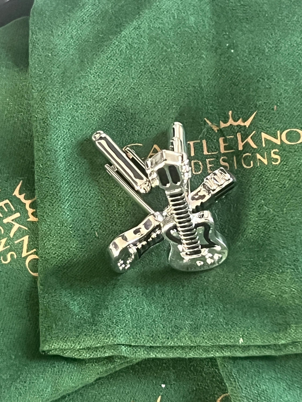 Electric Silver Guitar Cufflinks for Men Unique Music-Themed Accessories Perfect Gift for Guitarists Musicians or Rock Enthusiasts Ideal