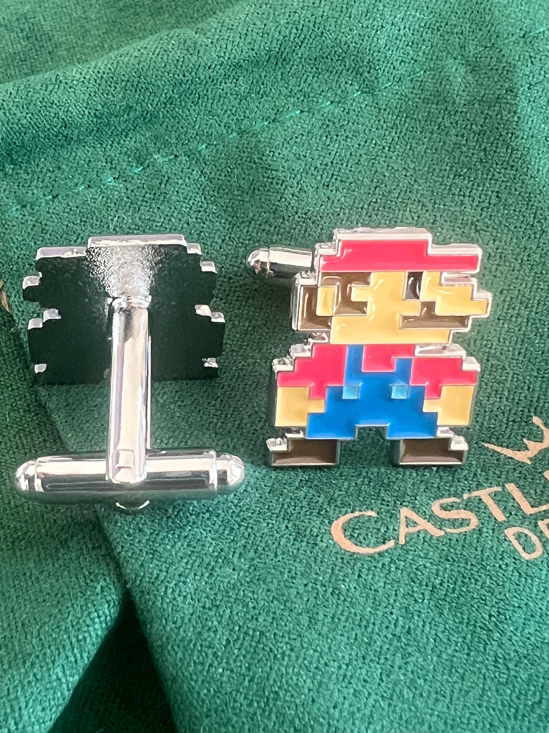Mario 8-Bit Design Cufflinks Retro Gaming Accessory Video Game Fan Jewelry Mario-Inspired Cufflinks Unique Gift for Gamers Stylish Accessory