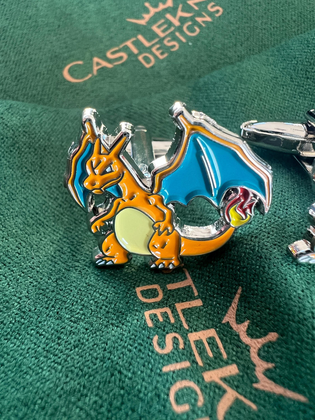 Charizard Cufflinks Tieclip dragon-inspired accessories perfect gift for Pokémon fans trainers weddings and special occasions unique design