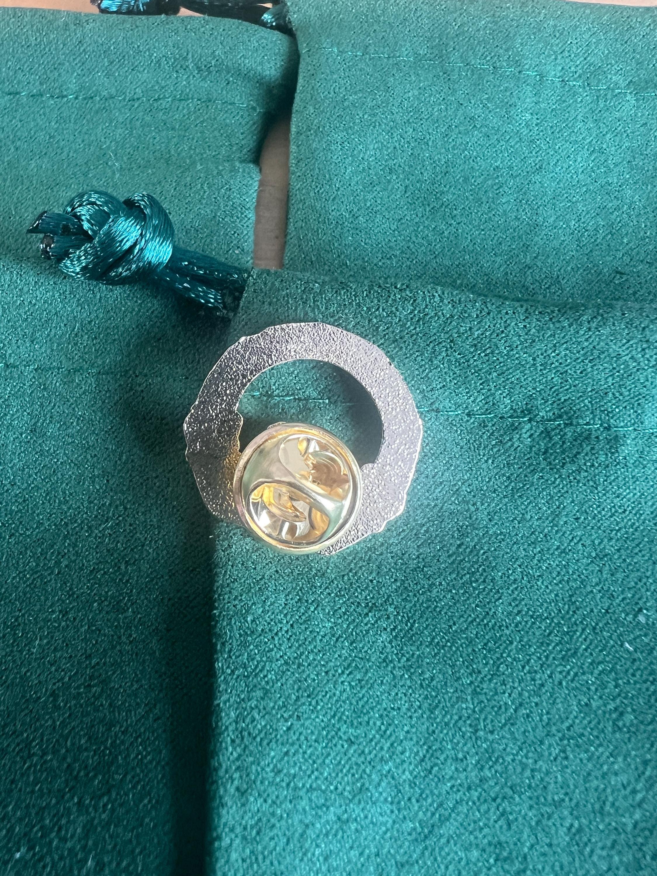 Claddagh Ring Suit Pin Gold Irish Jewelry Gift for Him Wedding Anniversary Men's Accessories Classic Irish Heritage Wedding Gift for Groom