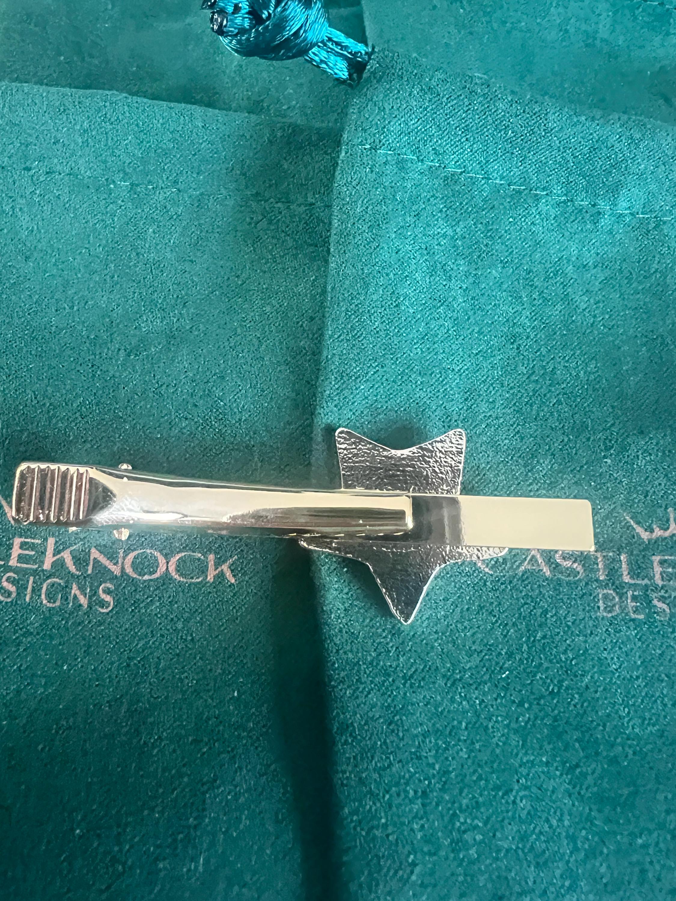 Super Star Tie Clip Retro Gaming Accessories Handcrafted Unique Gift for Gamers Geeky Wedding Jewelry Perfect for Mario Fans and Collectors