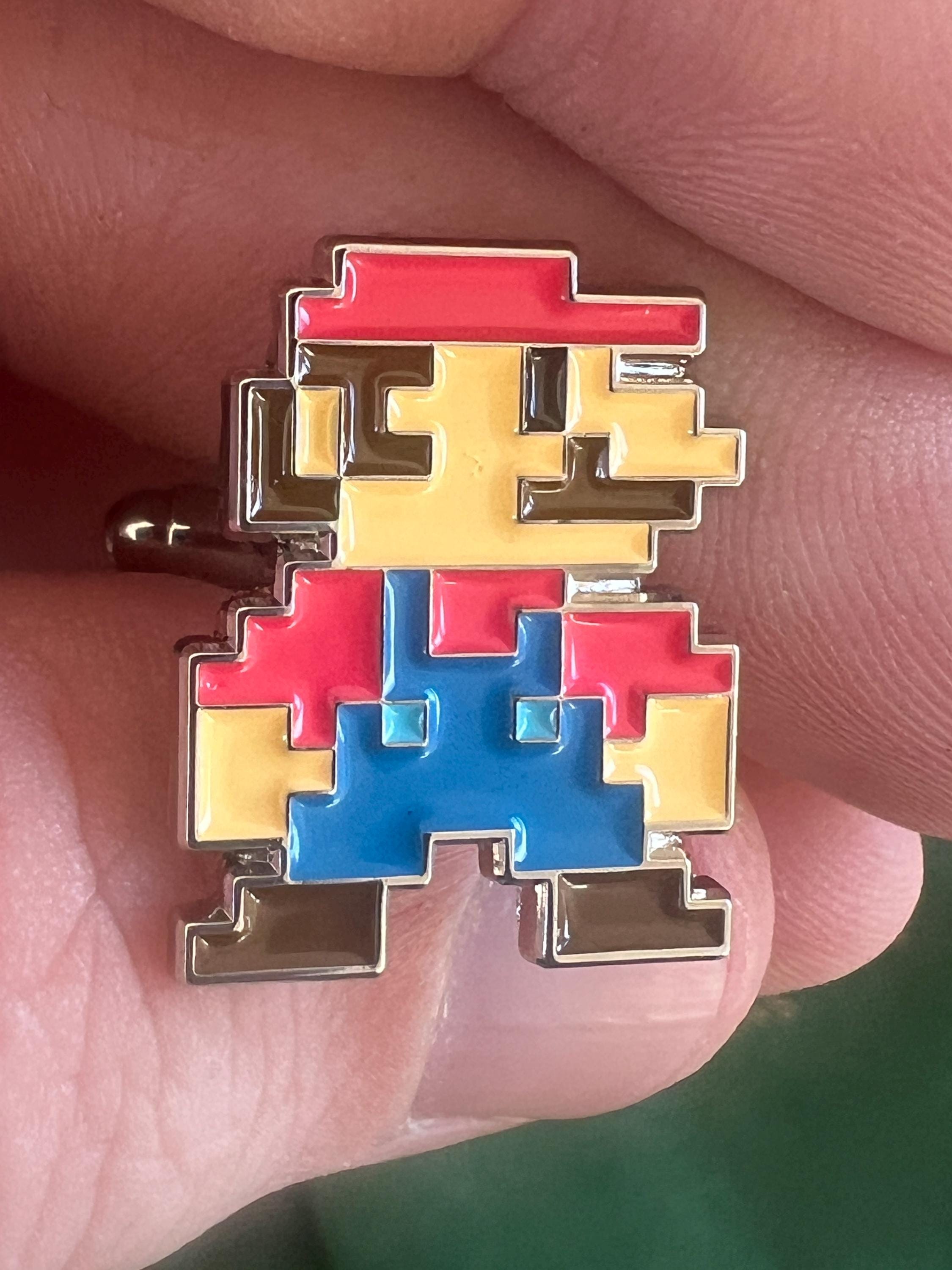 Mario 8-Bit Design Cufflinks Retro Gaming Accessory Video Game Fan Jewelry Mario-Inspired Cufflinks Unique Gift for Gamers Stylish Accessory