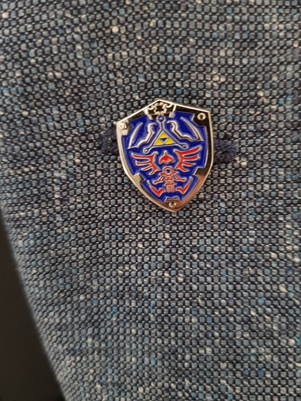 Zelda Hylian Shield Suit Pin Lapel Pin Gaming Accessory Zelda-Inspired Jewelry Unique Gift for Gamers Stylish Hylian Shield Design