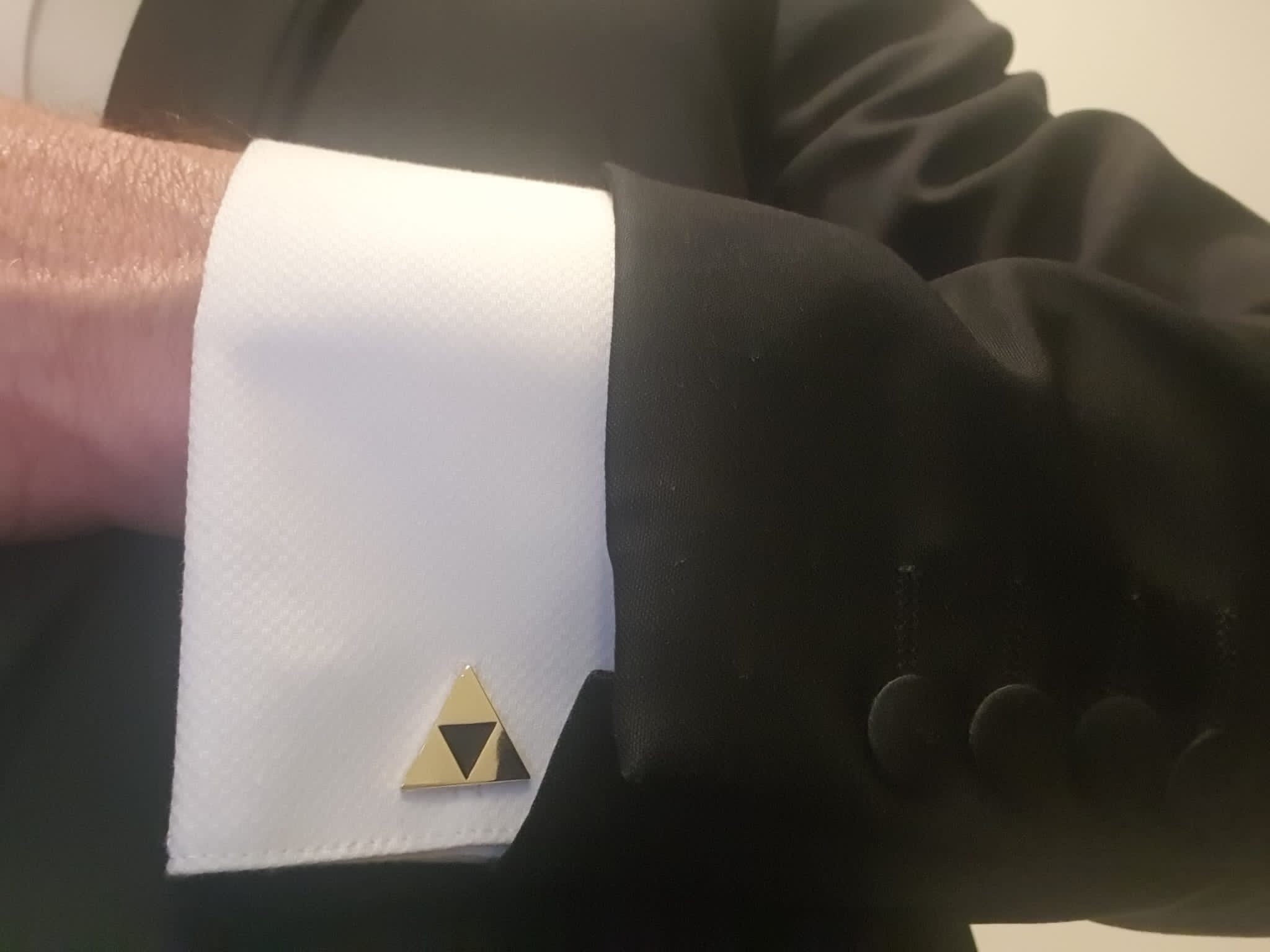 18k Gold Plated Triforce Cufflinks Unique Zelda Gamer Jewelry Perfect Gift for Fans and Collectors Elegant Accessory for Weddings and Events