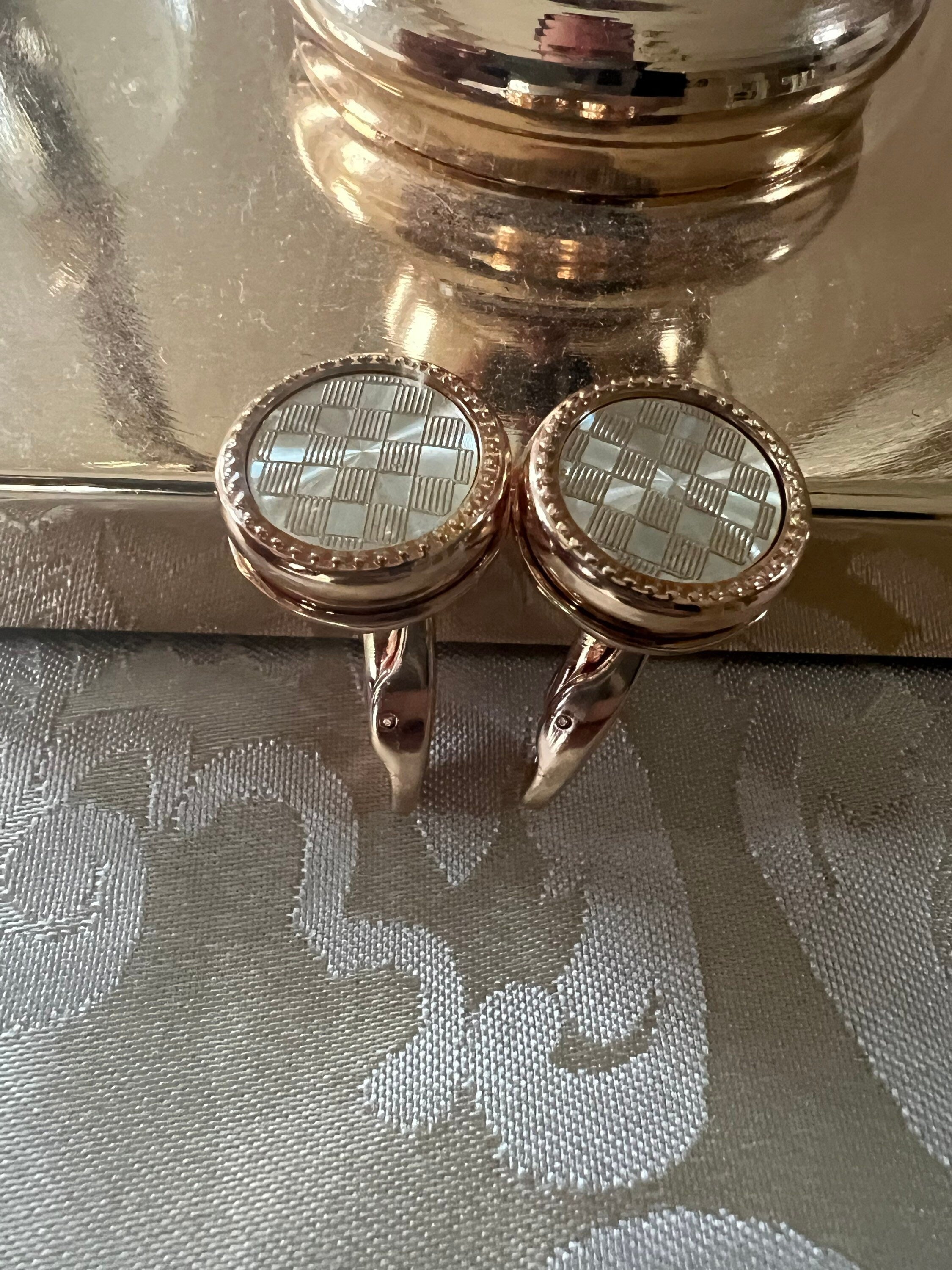 Chess Board Wedding Cufflinks Elegant Chess-Themed Jewelry Unique Gift for Grooms Chess Lovers Stylish Men's Accessory for Special Occasions