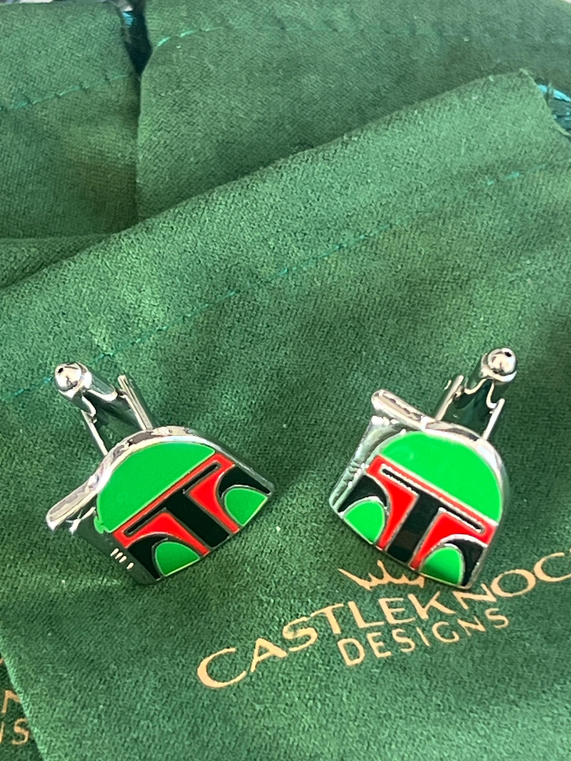Boba Fett Star Wars Cufflinks Unique Gift for Fans Mandalorian Accessories Men's Jewelry Perfect for Star Wars Lovers Sci-Fi Themed Cufflink