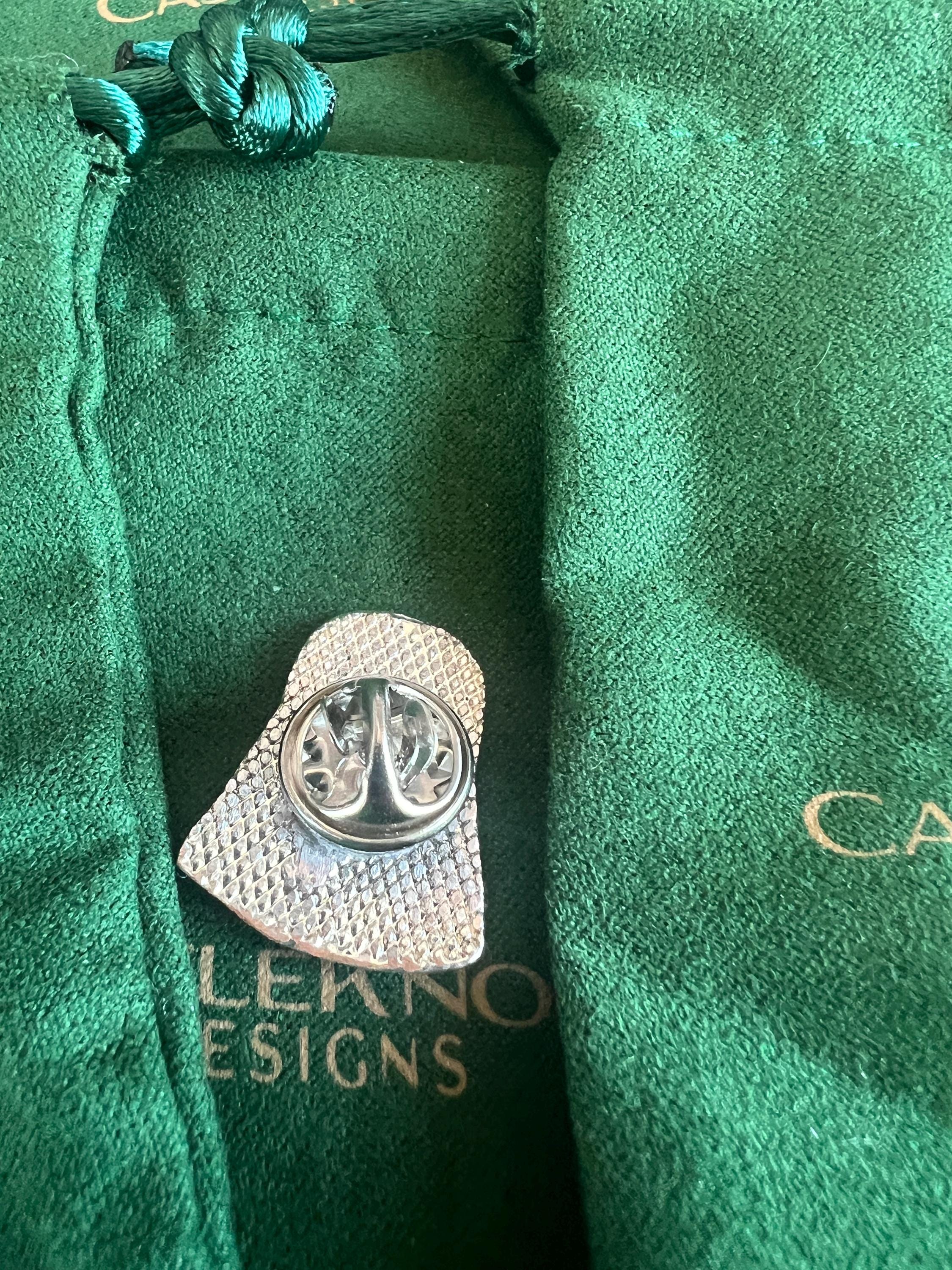 Darth Vader Star Wars Suit Pin Sci-Fi Accessory Star Wars Fan Jewelry Vader-Inspired Lapel Pin Unique Men's Suit Decoration Gift for Fans